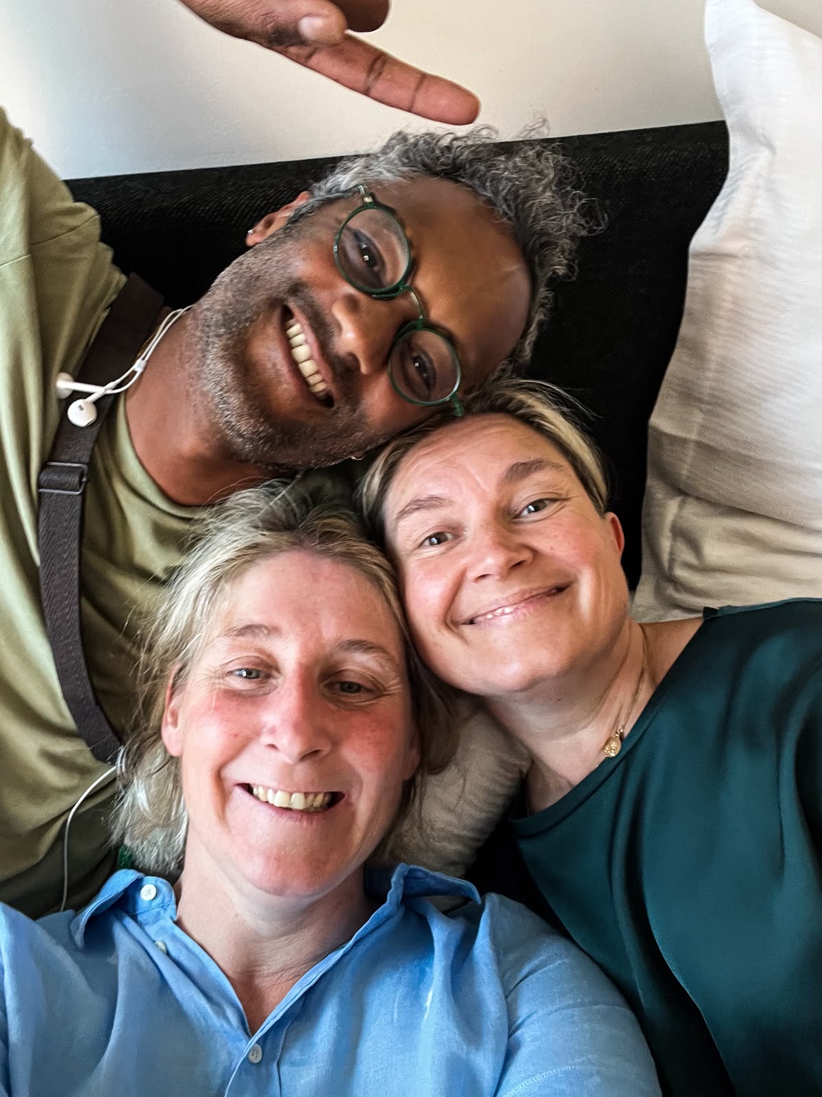 An en Emilia met een gast van Met Vier in Bed